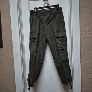 Old Navy Wanderer Olive Cargo Pants - 100% cotton - 30 X 30
